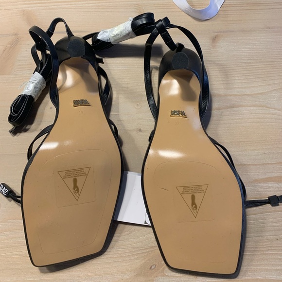 Zara Black Leather Thong Heels - Picture 3 of 3